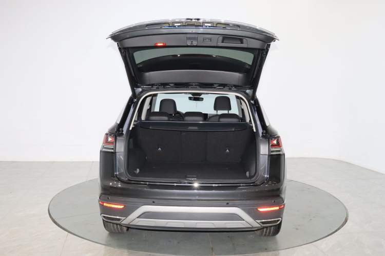 Used Volkswagen Tayron 2023 330TSI Two-Wheel-Drive Luxury Plus Advanced Version Trunk