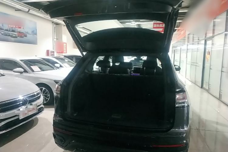 Used Volkswagen Tayron 2023 Revised Version 380TSI All-Wheel Drive R-Line Pro Smart Edition Trunk