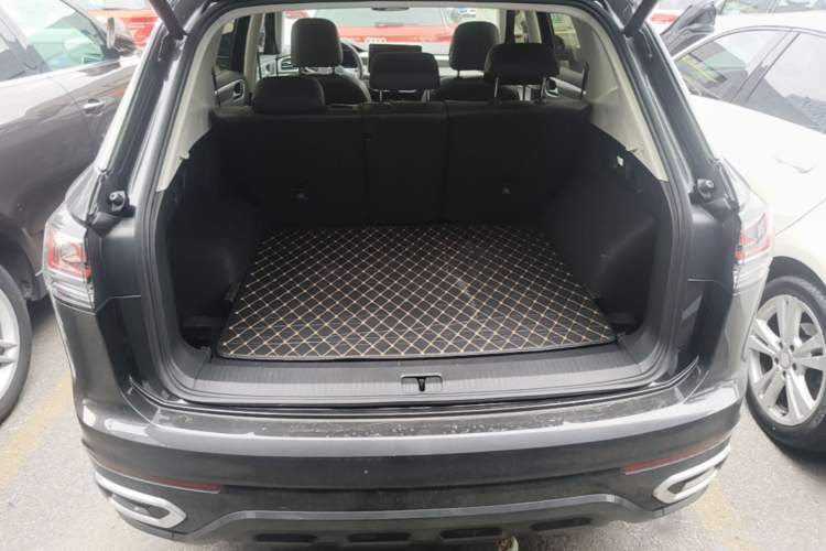 Used Volkswagen Tayron 2023 330TSI Two-Wheel-Drive R-Line High-Energy Version Trunk