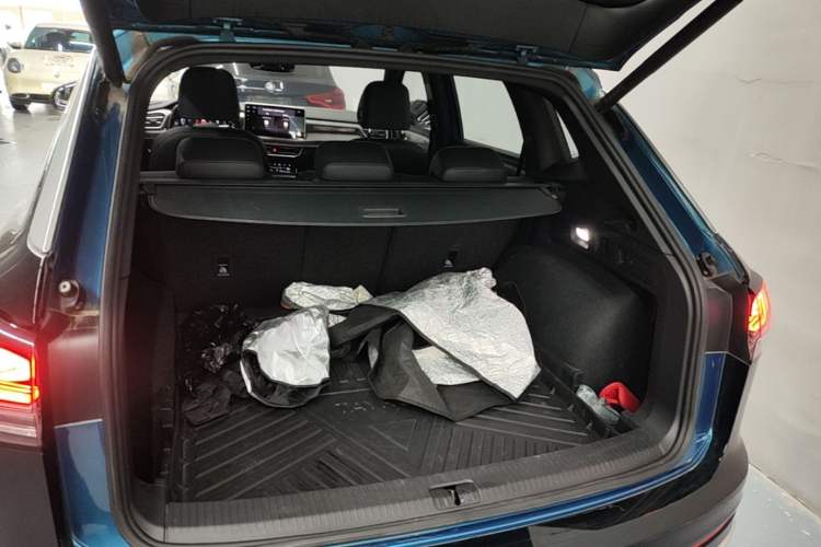 Used Volkswagen Tayron 2023 380TSI Four-Wheel Drive R-Line Pro Smart Edition Trunk