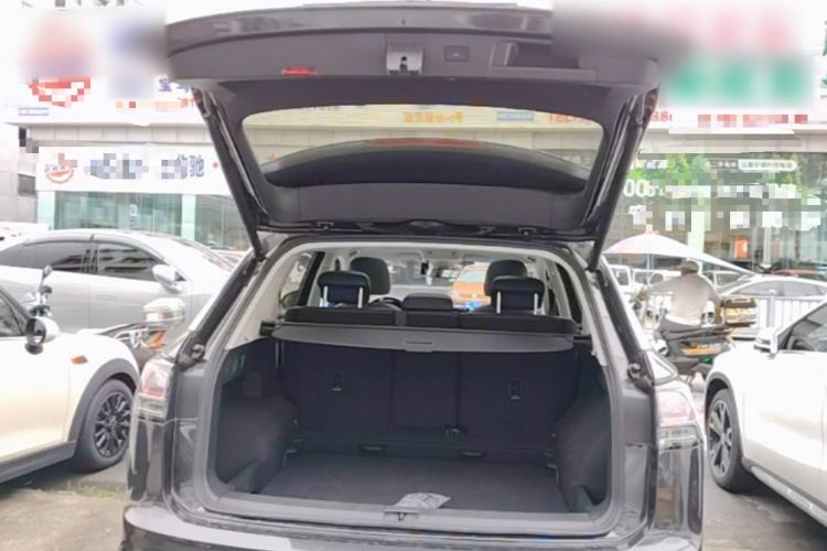 Used Volkswagen Tayron 2023 330TSI Two-Wheel-Drive R-Line High-Energy Version Trunk