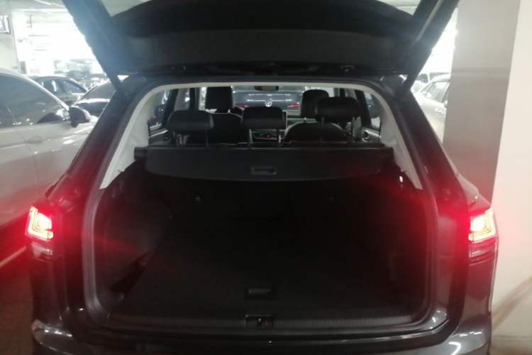 Used Volkswagen Tayron 2023 Revised Version 380TSI All-Wheel Drive R-Line High-Energy Edition Trunk