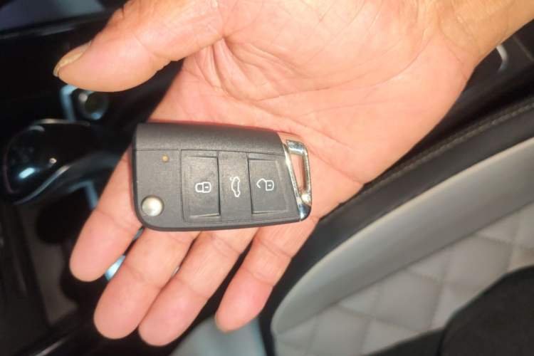 Used Volkswagen Tayron 2023 330TSI Two-Wheel-Drive R-Line High-Energy Version Vehicle Key