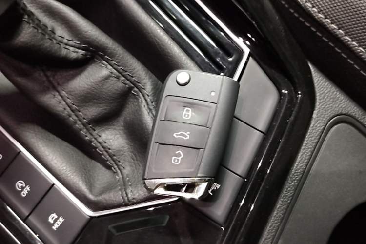 Used Volkswagen Tayron 2023 330TSI Two-Wheel-Drive Luxury Plus Advanced Version Vehicle Key