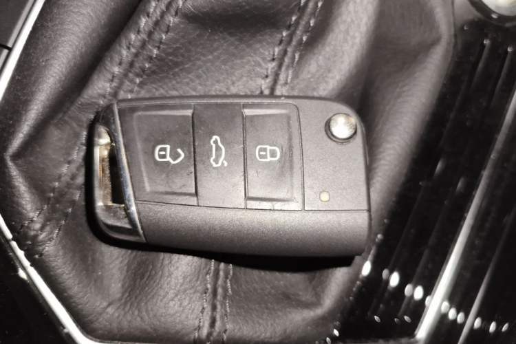 Used Volkswagen Tayron 2023 330TSI Two-Wheel-Drive Luxury Plus Advanced Version Vehicle Key