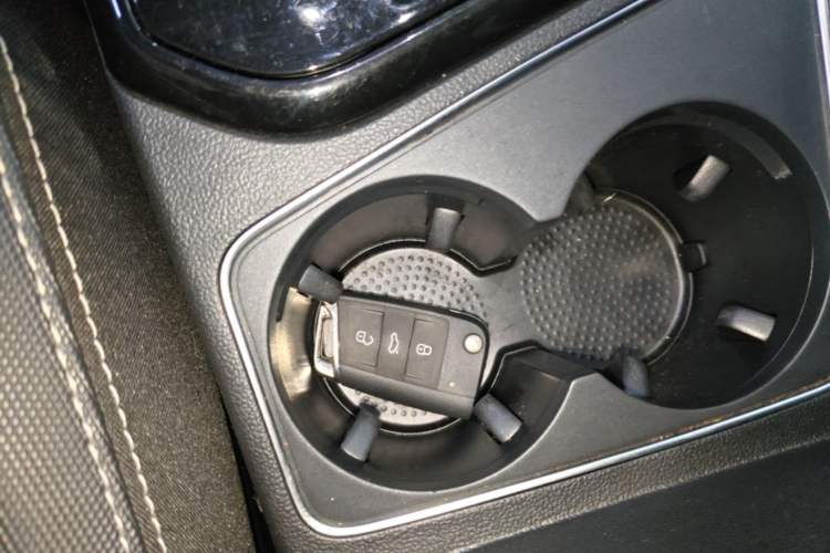 Used Volkswagen Tayron 2023 330TSI Two-Wheel-Drive R-Line High-Energy Version Vehicle Key