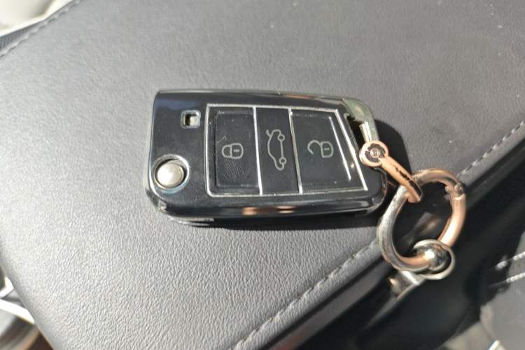 Used Volkswagen Tayron 2023 330TSI Two-Wheel-Drive R-Line High-Energy Version Vehicle Key