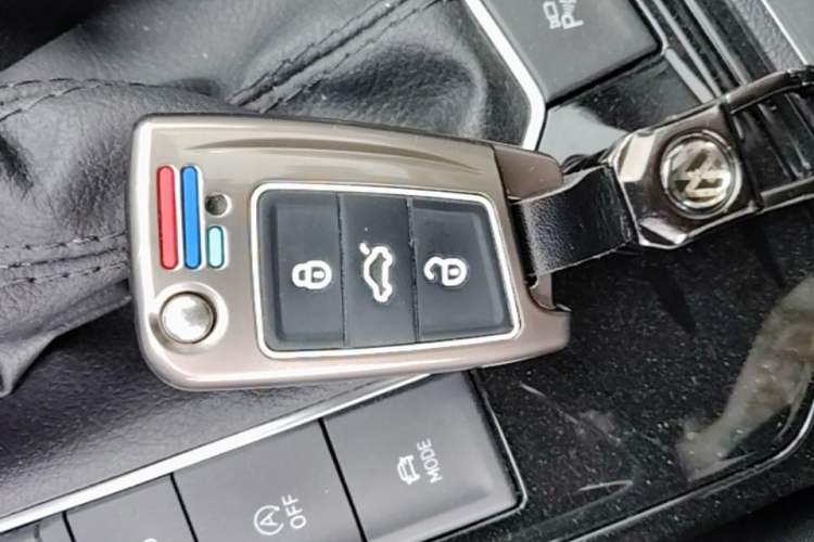 Used Volkswagen Tayron 2023 330TSI Two-Wheel-Drive R-Line High-Energy Version Vehicle Key