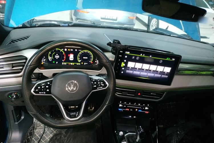 Used Volkswagen Tayron 2023 380TSI Four-Wheel Drive R-Line Pro Smart Edition Center Console