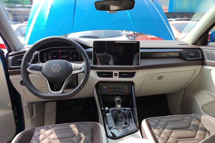 Used Volkswagen Tayron 2023 330TSI Two-Wheel-Drive Luxury Plus Advanced Version Center Console