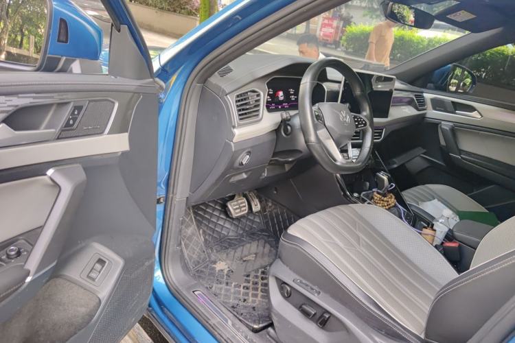 Used Volkswagen Tayron 2023 380TSI Four-Wheel Drive R-Line Pro Smart Edition Driver Seat