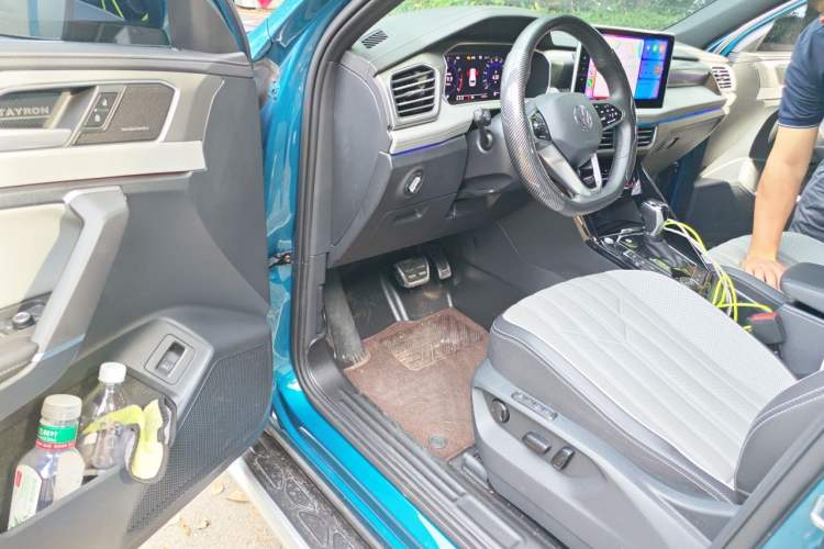 Used Volkswagen Tayron 2023 380TSI Four-Wheel Drive R-Line Pro Smart Edition Driver Seat