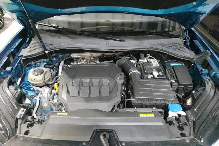 Used Volkswagen Tayron 2023 380TSI Four-Wheel Drive R-Line Pro Smart Edition Engine Bay