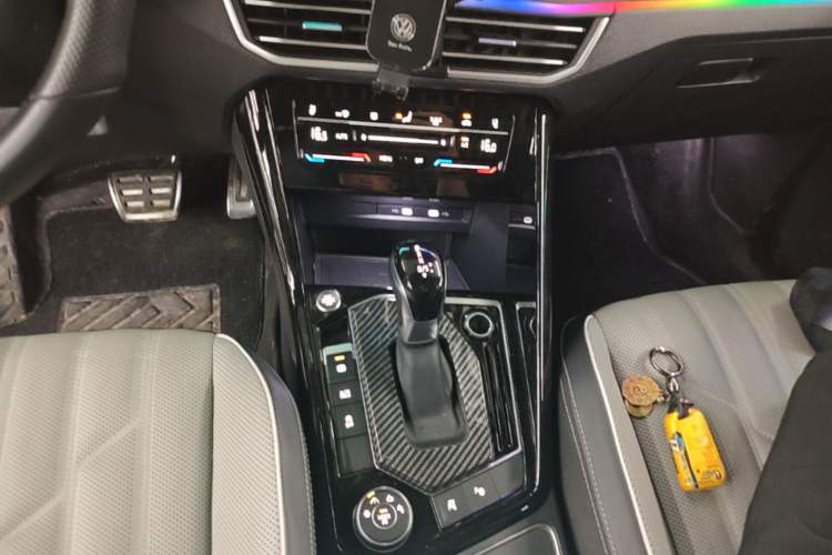 Used Volkswagen Tayron 2023 380TSI Four-Wheel Drive R-Line Pro Smart Edition Gear Lever
