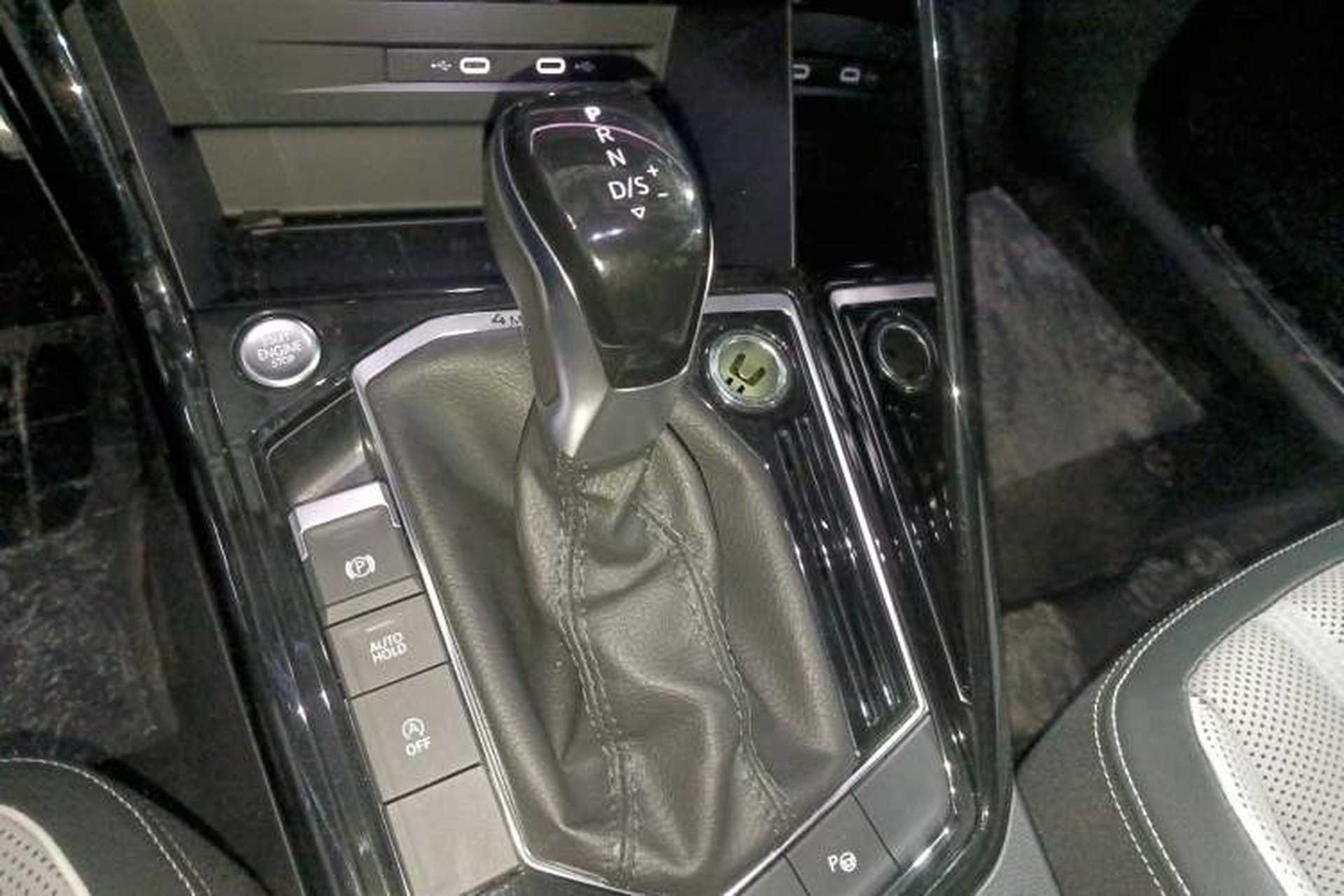 Used Volkswagen Tayron 2023 380TSI Four-Wheel Drive R-Line Pro Smart Edition Gear Lever