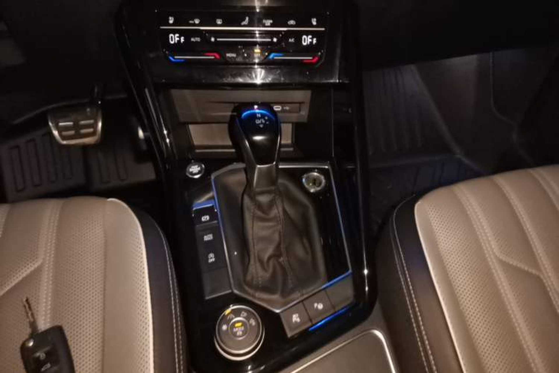 Used Volkswagen Tayron 2023 380TSI Four-Wheel Drive R-Line Pro Smart Edition Gear Lever