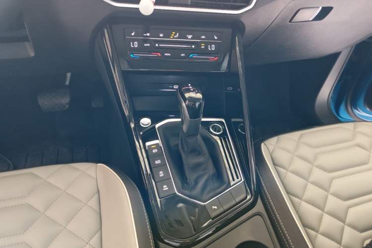 Used Volkswagen Tayron 2023 280TSI Two-Wheel-Drive Luxury Plus Advanced Version Gear Lever