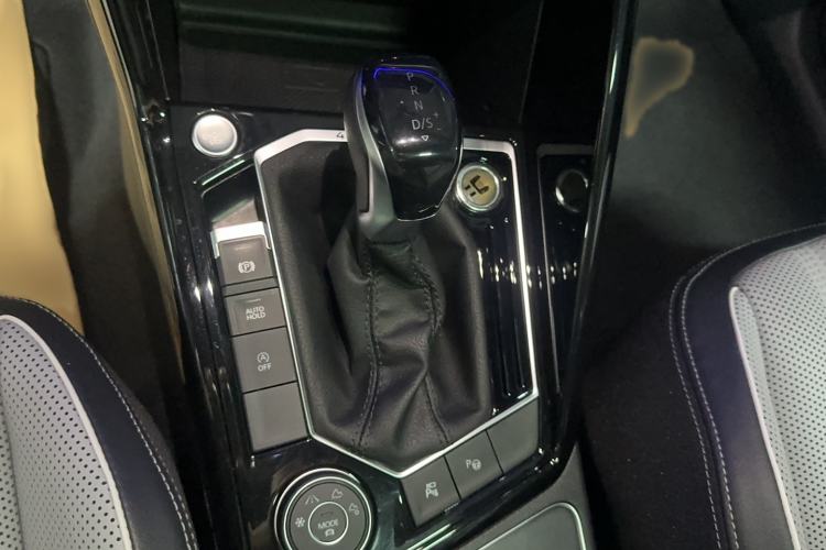 Used Volkswagen Tayron 2023 380TSI Four-Wheel Drive R-Line Pro Smart Edition Gear Lever