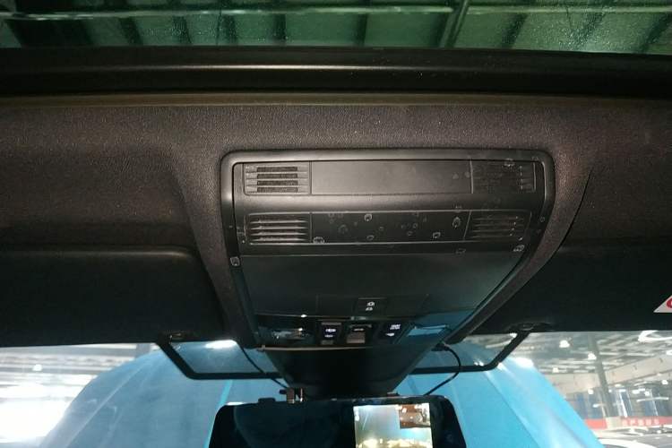 Used Volkswagen Tayron 2023 380TSI Four-Wheel Drive R-Line Pro Smart Edition Headliner