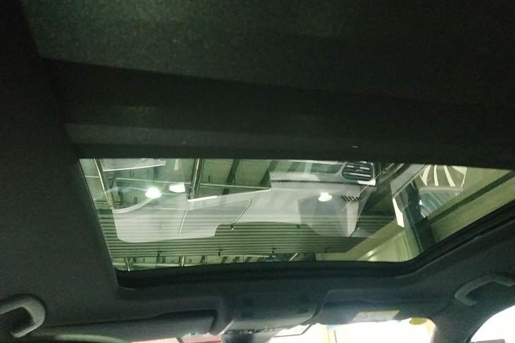 Used Volkswagen Tayron 2023 380TSI Four-Wheel Drive R-Line Pro Smart Edition Headliner