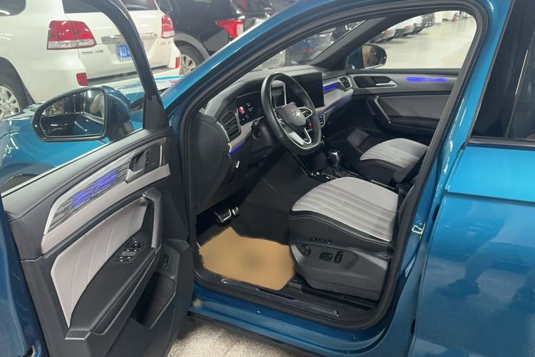 Used Volkswagen Tayron 2023 380TSI Four-Wheel Drive R-Line Pro Smart Edition Interior 2