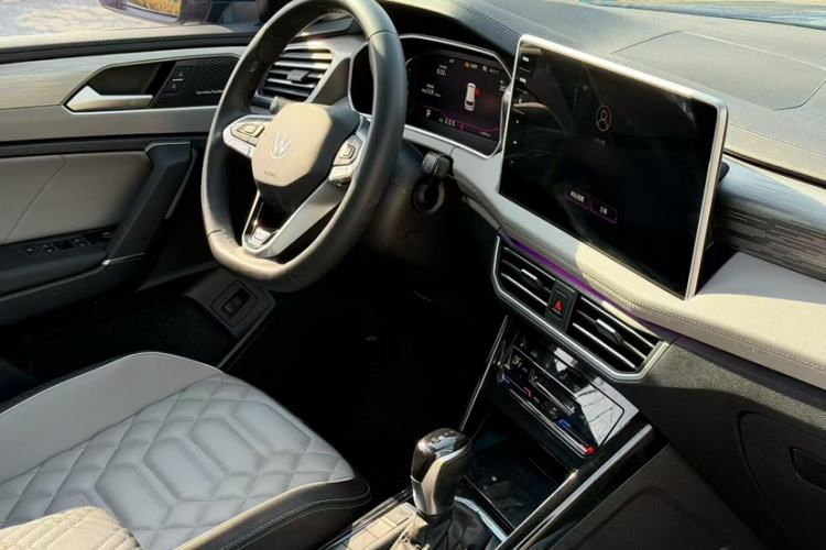 Used Volkswagen Tayron 2023 380TSI Four-Wheel Drive R-Line High-Energy Version Interior 3