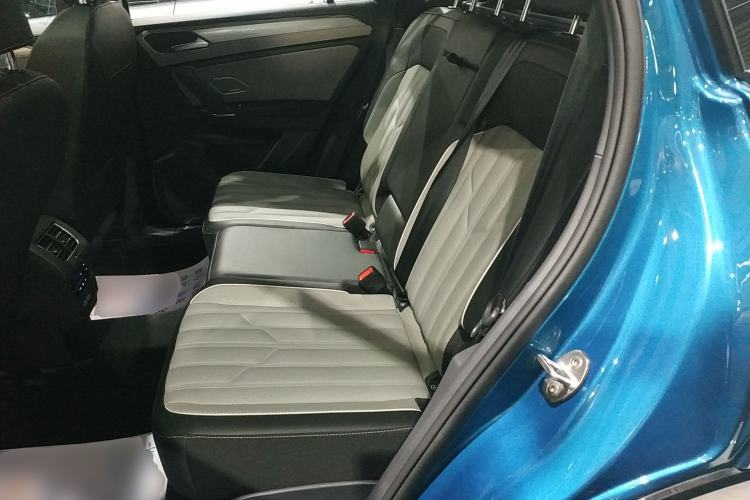 Used Volkswagen Tayron 2023 380TSI Four-Wheel Drive R-Line Pro Smart Edition Interior 4