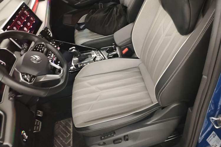 Used Volkswagen Tayron 2023 380TSI Four-Wheel Drive R-Line Pro Smart Edition Left Front Seat