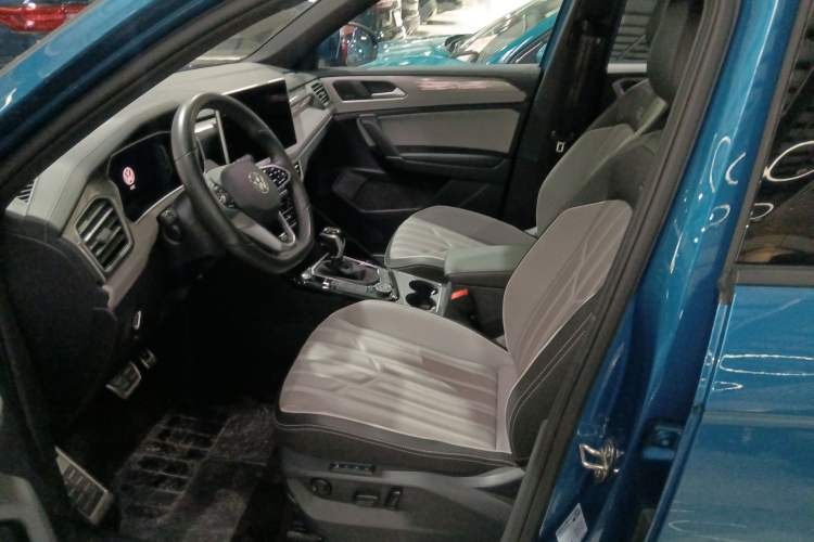 Used Volkswagen Tayron 2023 380TSI Four-Wheel Drive R-Line Pro Smart Edition Left Front Seat