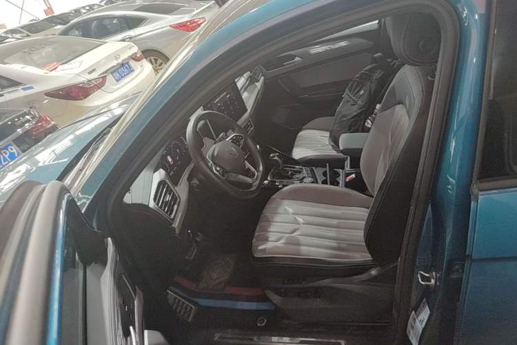 Used Volkswagen Tayron 2023 380TSI Four-Wheel Drive R-Line Pro Smart Edition Left Front Seat