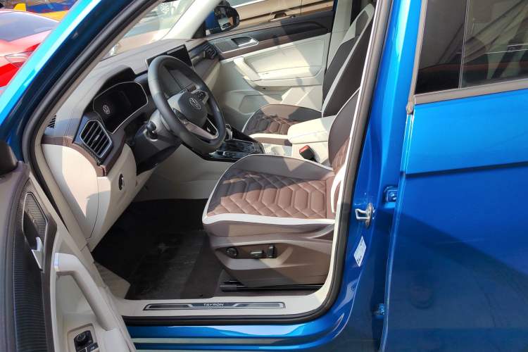 Used Volkswagen Tayron 2023 330TSI Two-Wheel-Drive Luxury Plus Advanced Version Left Front Seat