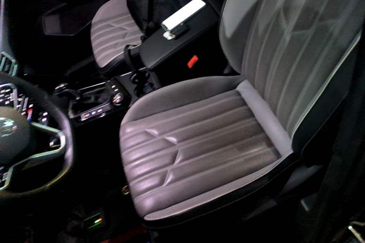 Used Volkswagen Tayron 2023 380TSI Four-Wheel Drive R-Line Pro Smart Edition Left Front Seat