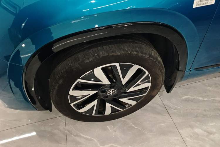 Used Volkswagen Tayron 2023 380TSI Four-Wheel Drive R-Line High-Energy Version Left Front Wheel Hub