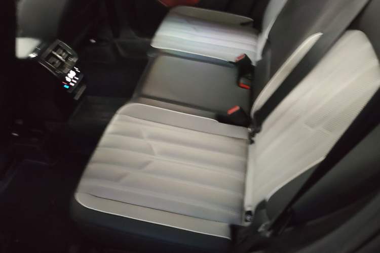 Used Volkswagen Tayron 2023 380TSI Four-Wheel Drive R-Line Pro Smart Edition Left Rear Seat