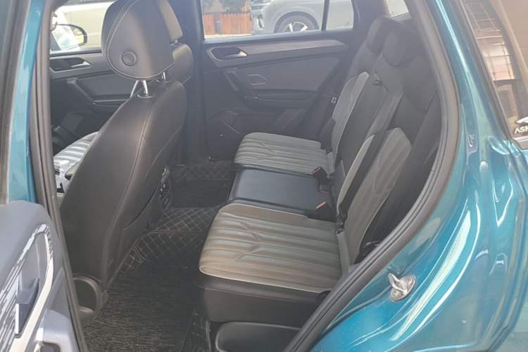Used Volkswagen Tayron 2023 380TSI Four-Wheel Drive R-Line Pro Smart Edition Left Rear Seat