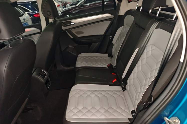 Used Volkswagen Tayron 2023 380TSI Four-Wheel Drive R-Line High-Energy Version Left Rear Seat