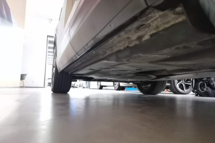 Used Volkswagen Tayron 2023 280TSI Two-Wheel-Drive Luxury Plus Advanced Version Left Side Sill
