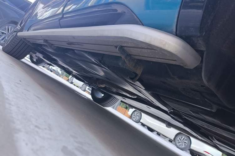 Used Volkswagen Tayron 2023 380TSI Four-Wheel Drive R-Line Pro Smart Edition Left Side Sill