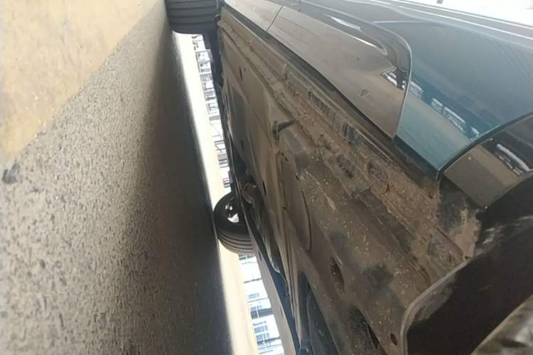 Used Volkswagen Tayron 2023 380TSI Four-Wheel Drive R-Line Pro Smart Edition Left Side Sill