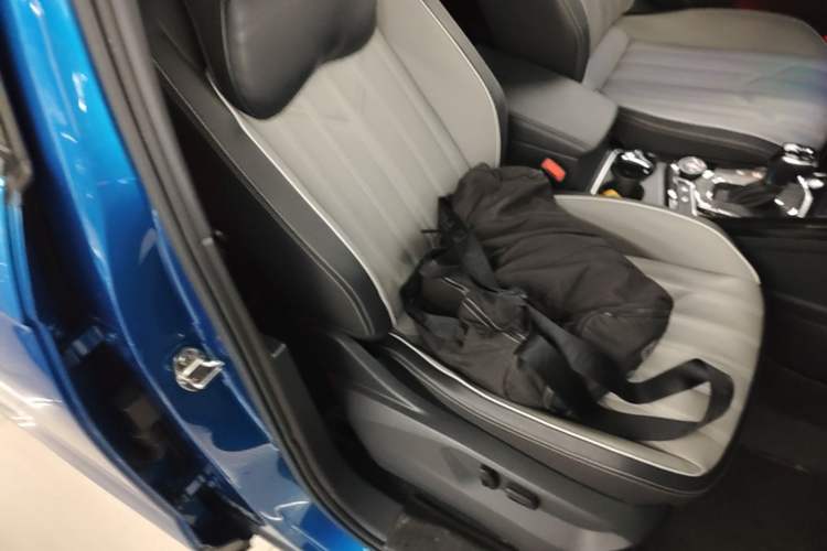 Used Volkswagen Tayron 2023 380TSI Four-Wheel Drive R-Line Pro Smart Edition Right Front Seat