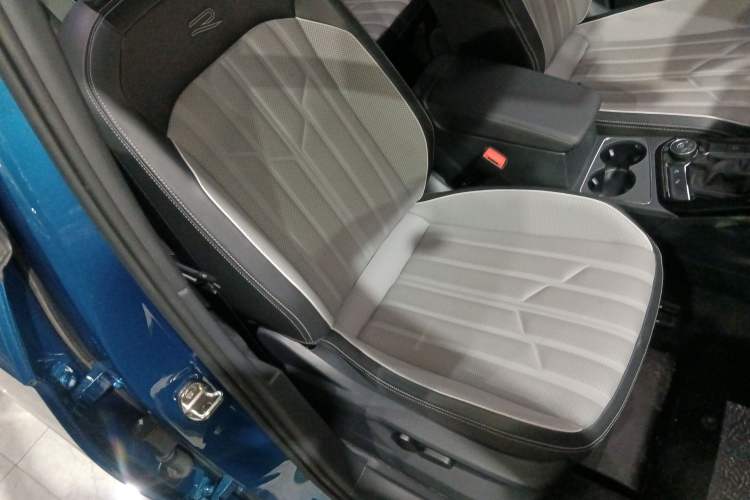 Used Volkswagen Tayron 2023 380TSI Four-Wheel Drive R-Line Pro Smart Edition Right Front Seat