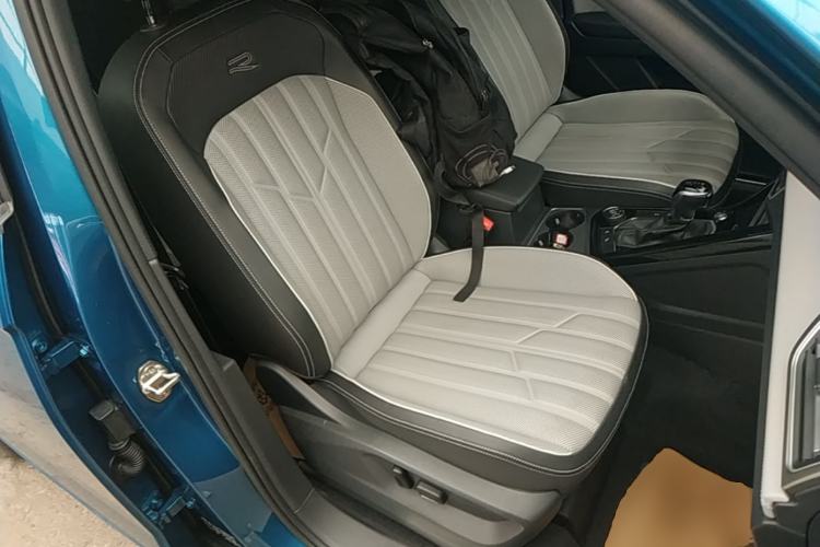 Used Volkswagen Tayron 2023 380TSI Four-Wheel Drive R-Line Pro Smart Edition Right Front Seat