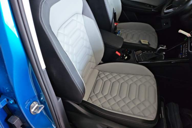 Used Volkswagen Tayron 2023 280TSI Two-Wheel-Drive Luxury Plus Advanced Version Right Front Seat