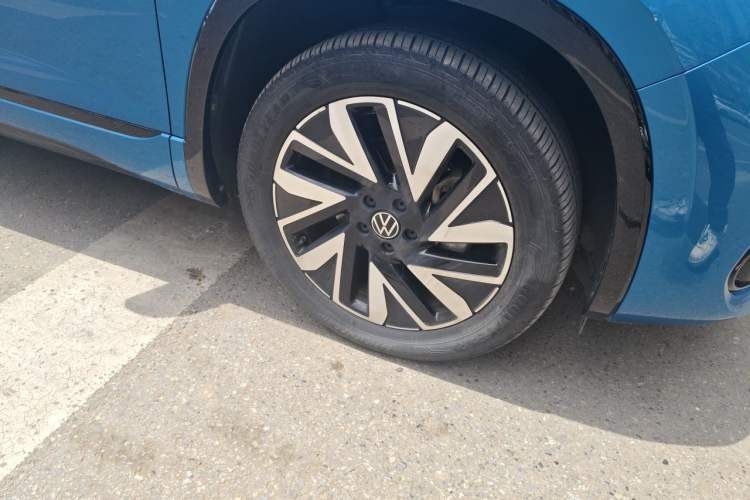 Used Volkswagen Tayron 2023 Revised Version 380TSI All-Wheel Drive R-Line High-Energy Edition Right Front Wheel Hub