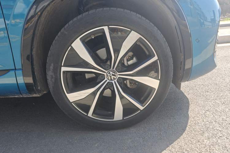 Used Volkswagen Tayron 2023 380TSI Four-Wheel Drive R-Line Pro Smart Edition Right Front Wheel Hub