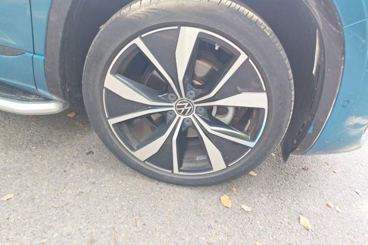 Used Volkswagen Tayron 2023 380TSI Four-Wheel Drive R-Line Pro Smart Edition Right Front Wheel Hub