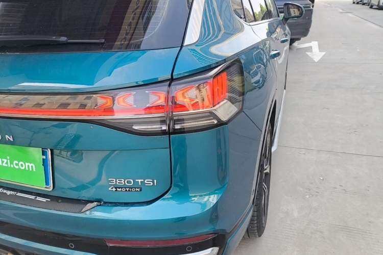 Used Volkswagen Tayron 2023 380TSI Four-Wheel Drive R-Line Pro Smart Edition Right Rear Taillight