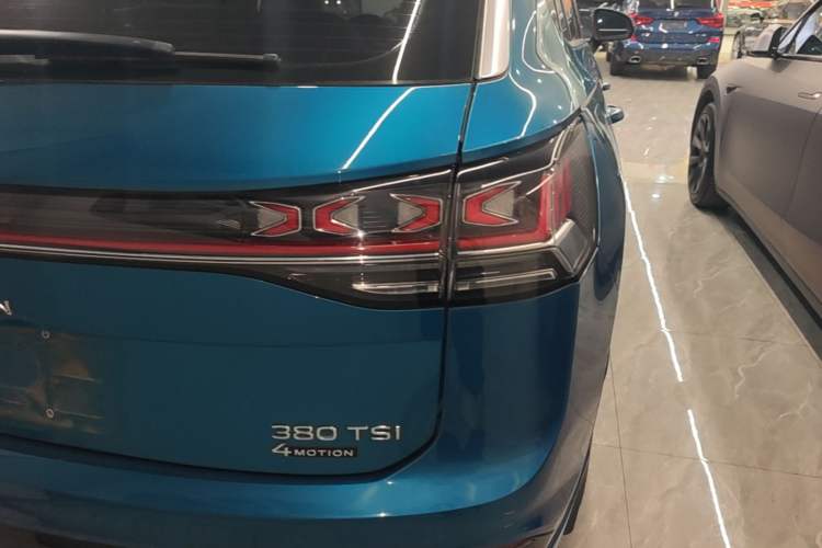 Used Volkswagen Tayron 2023 380TSI Four-Wheel Drive R-Line High-Energy Version Right Rear Taillight