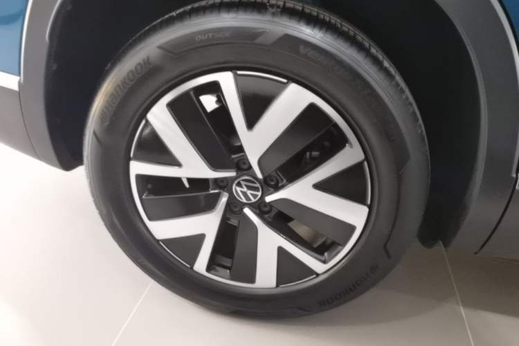 Used Volkswagen Tayron 2023 280TSI Two-Wheel-Drive Luxury Plus Advanced Version Right Rear Wheel Hub