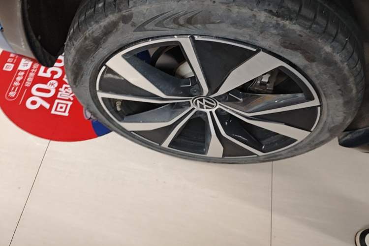 Used Volkswagen Tayron 2023 380TSI Four-Wheel Drive R-Line Pro Smart Edition Right Rear Wheel Hub